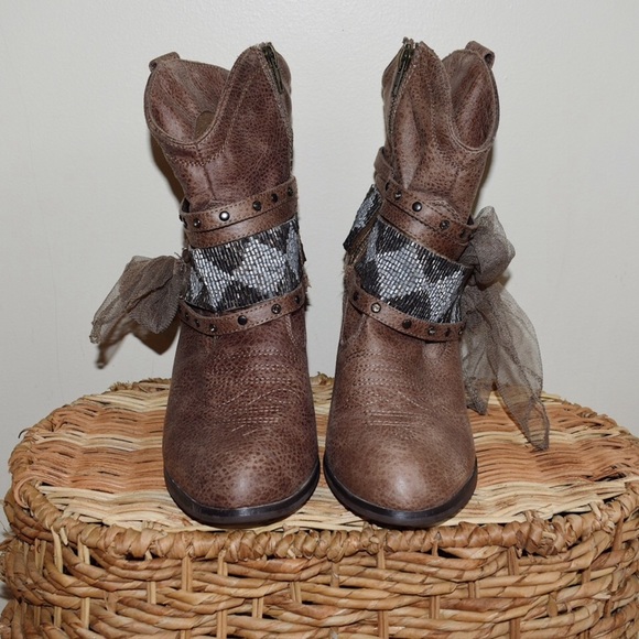 Not Rated Beaded Embellished Heeled Ankle Boots - Picture 3 of 7